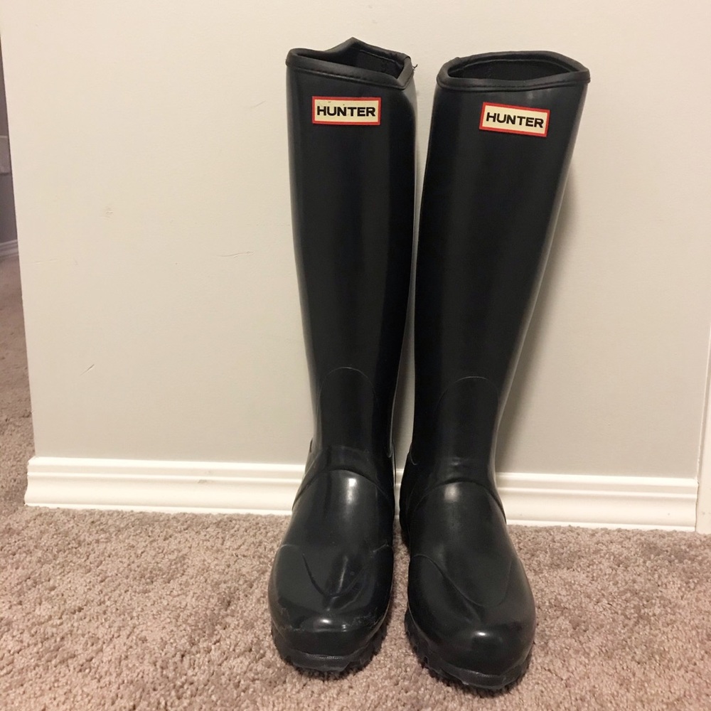 SIZE 6 HUNTER BOOTS